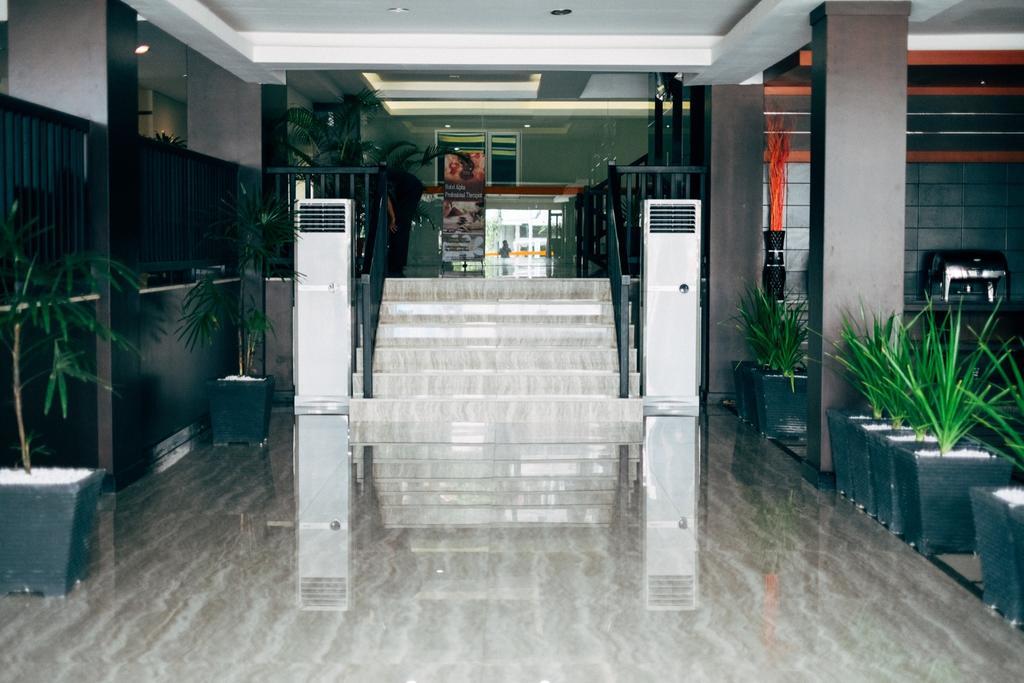 Alpha Hotel Pekanbaru Exterior foto